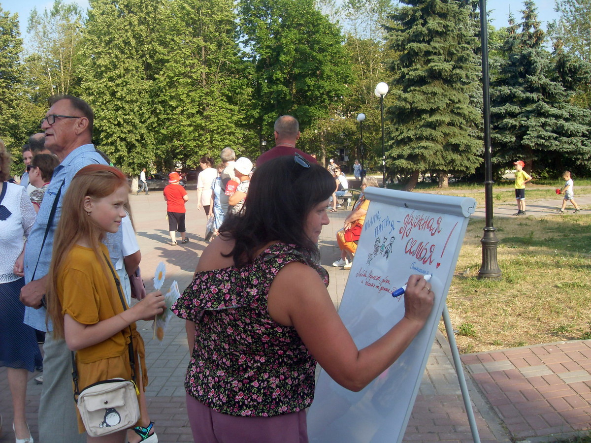 Празднование Дня семьи, любви и верности | 09.07.2022 | Гусь-Хрустальный -  БезФормата